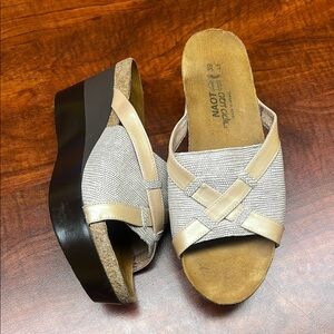 Naot Eva Wedge tan beige platform sandals sz 39
